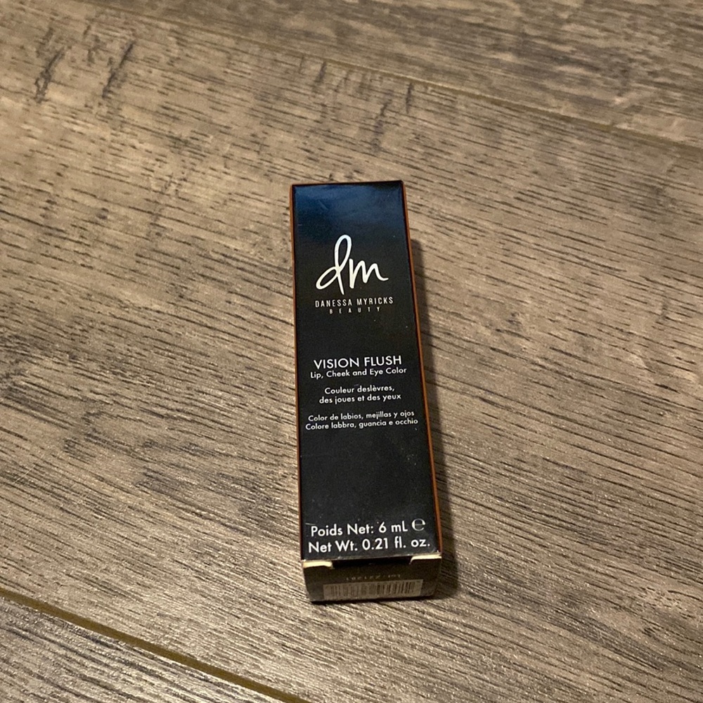 DANESSA MYRICKS BEAUTY Vision Flush in Bread N’Butter